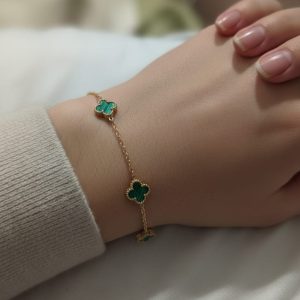 Elegant Malachite Four-Leaf Clover Bracelet