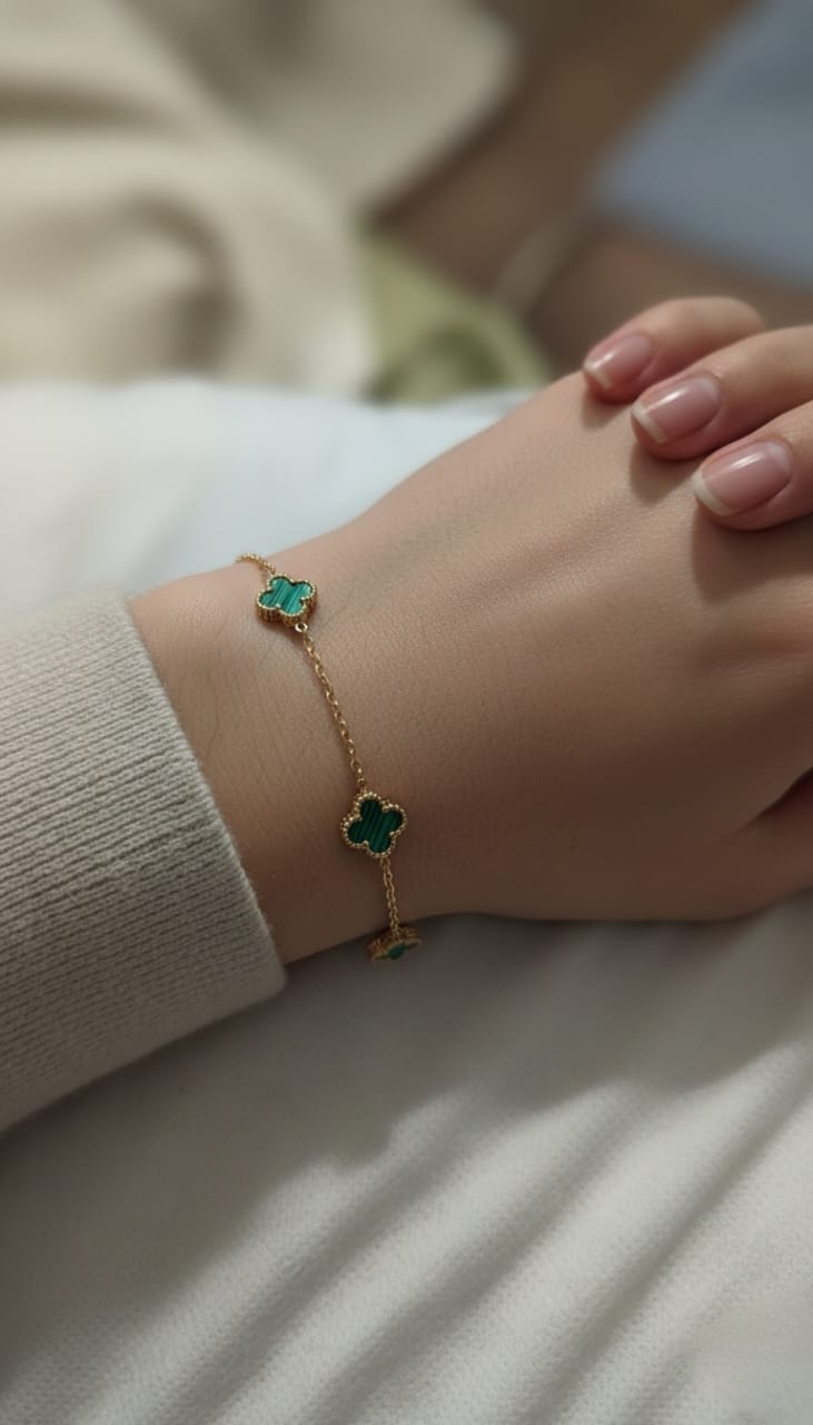 Elegant Malachite Four-Leaf Clover Bracelet